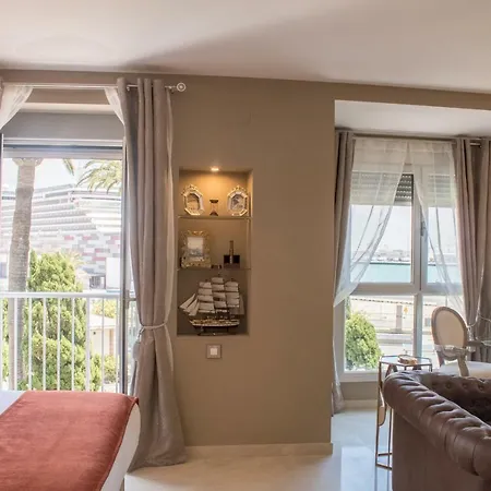 Luxury Yacht Homestay